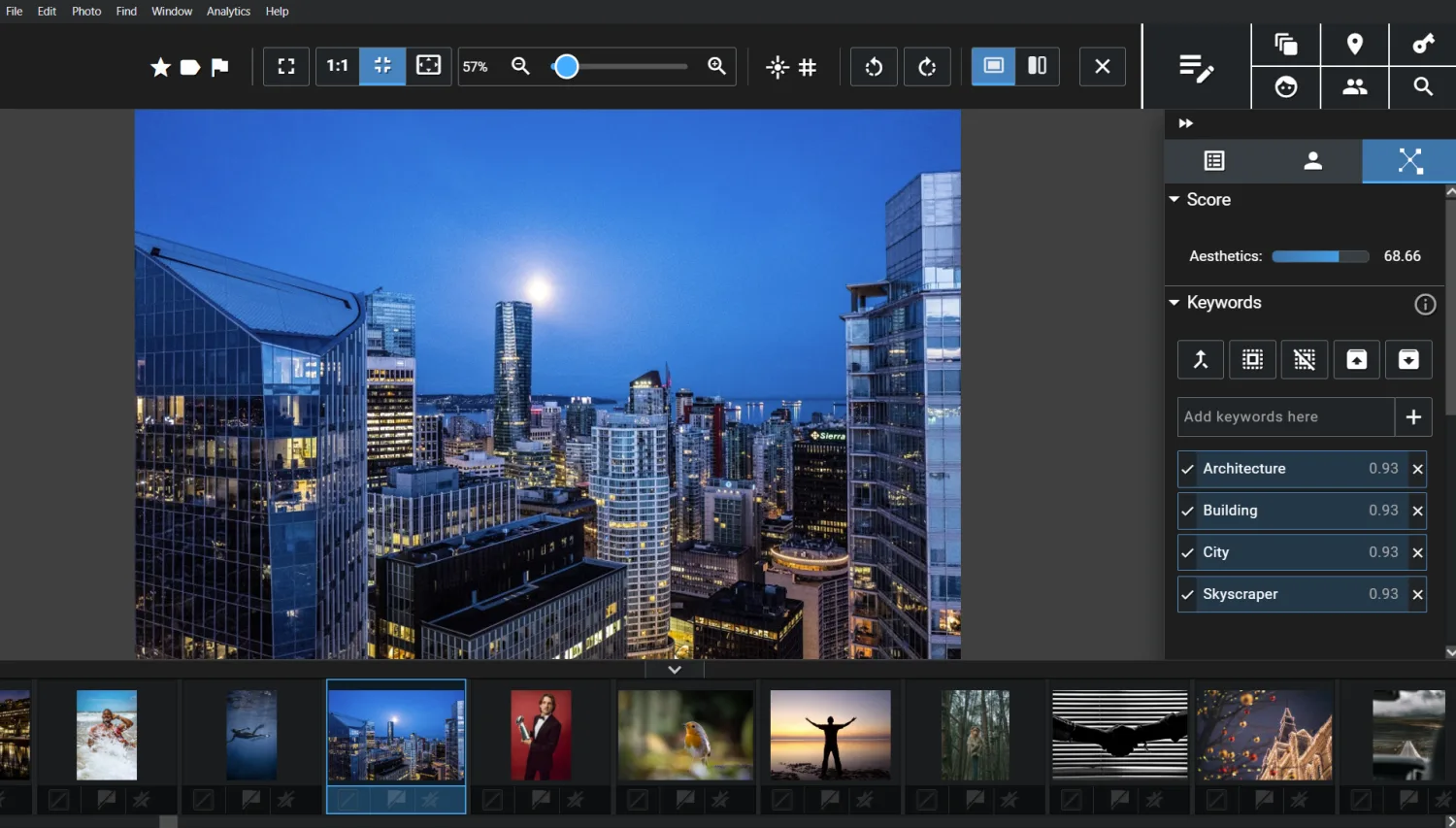 Excire Foto 2027 preview of a city skyline at night with an aesthetics score and AI keywords
